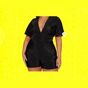 Fashion nova Plus Size 2 X  “on My Mind amora plisse”  romper Black Brand New